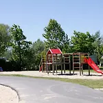 Europarcs Molengroet Kompleks wypoczynkowy 4*